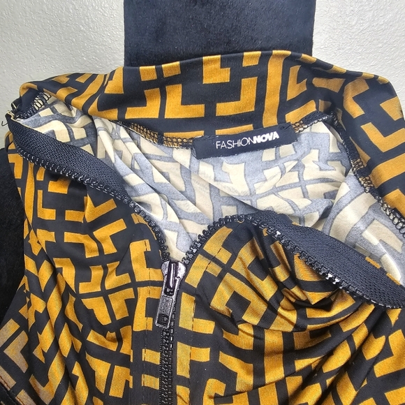 Fashion Nova - Women's Swim Top/Blouse - Designer Inspired- S - Picture 3 of 3